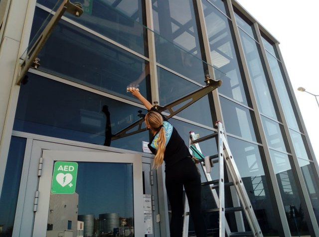 Przeszklony obiekt 11